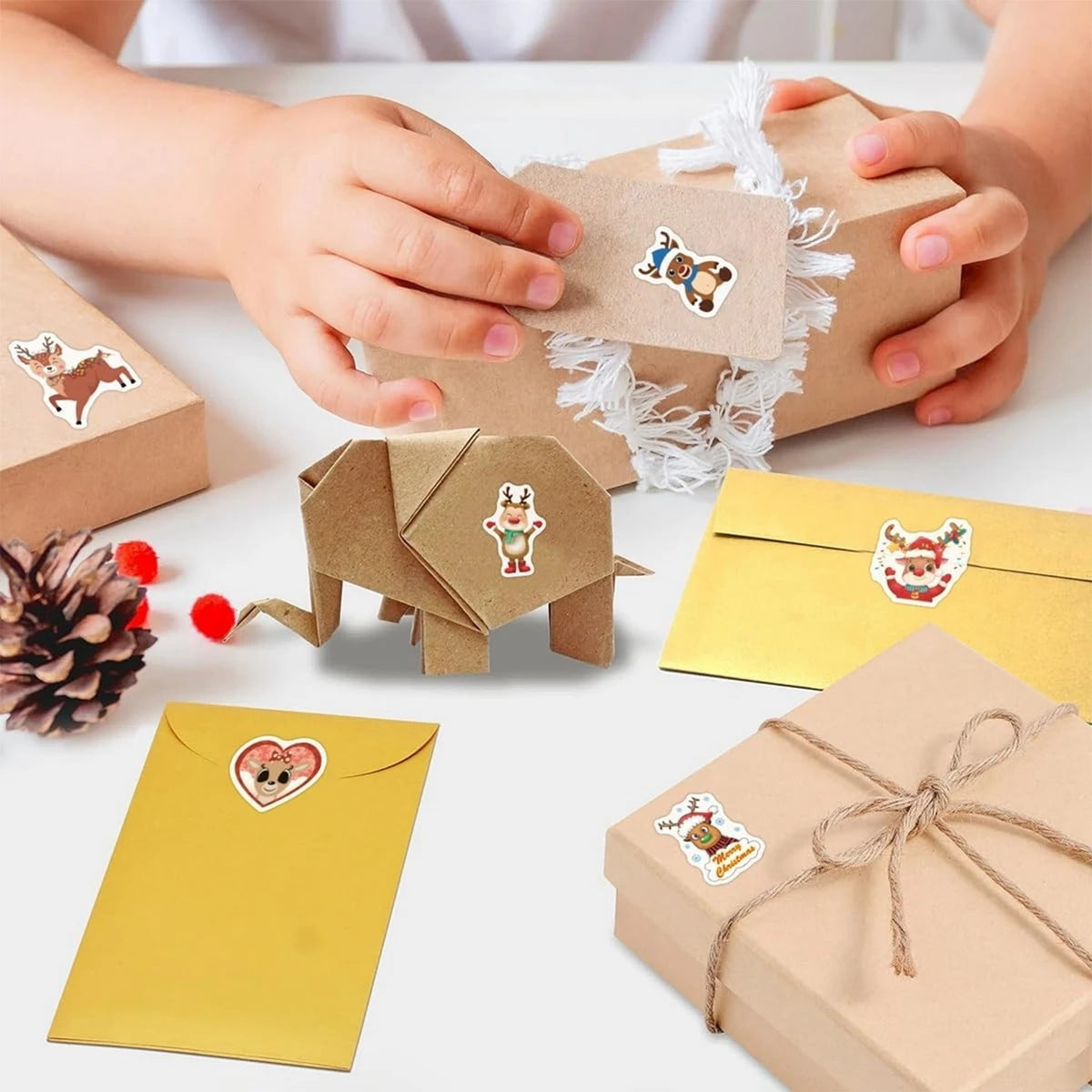 500pcs/roll Cartoon Christmas Theme Gift Tag Stickers Holiday Birthday Party Gift Decoration Praise Stickers Reward Stickers Lab
