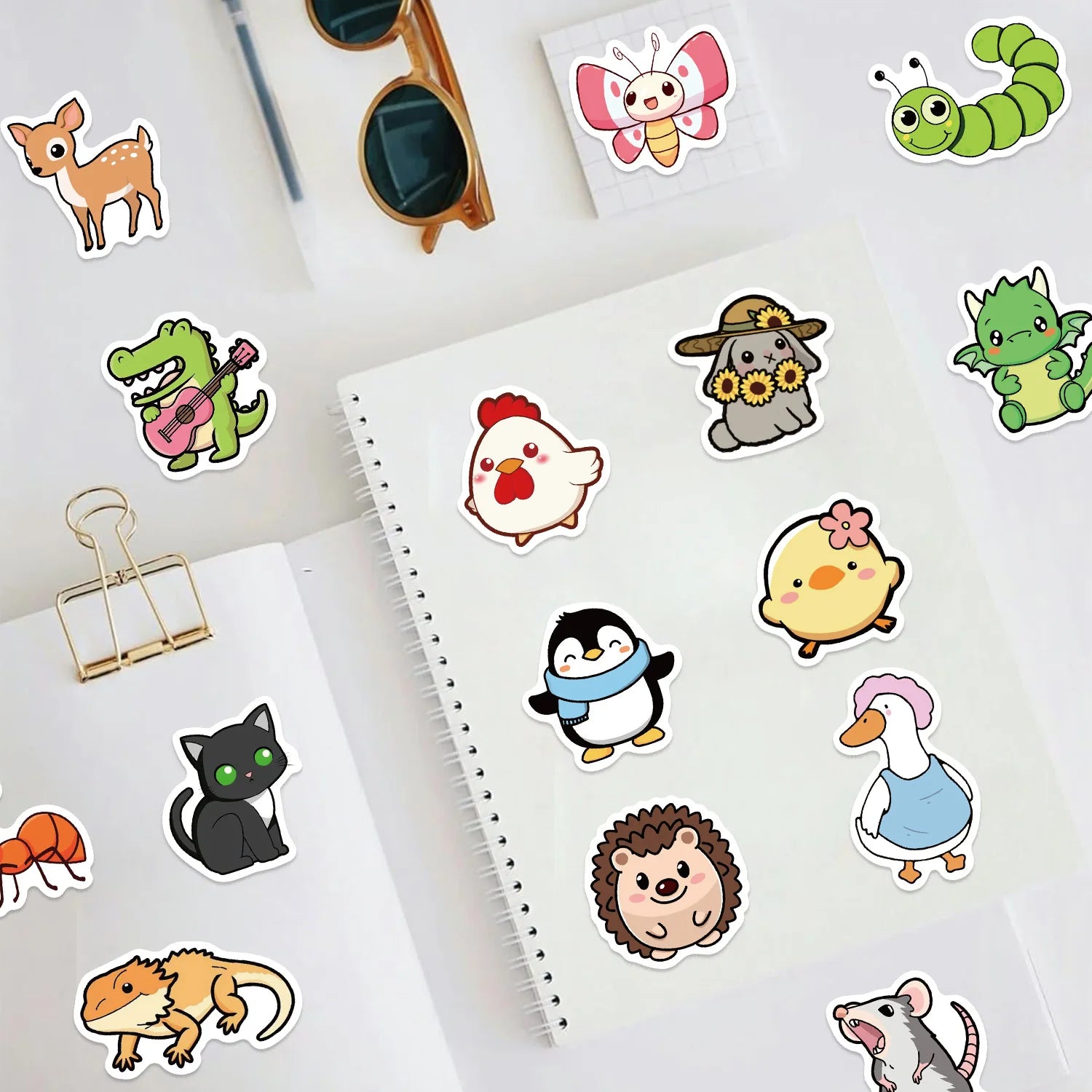 100PCS Cute Cartoon Animal Graffiti Stickers DIY Decoration Guitar Notebook Luggage DIY Waterproof Children Stationery Reward