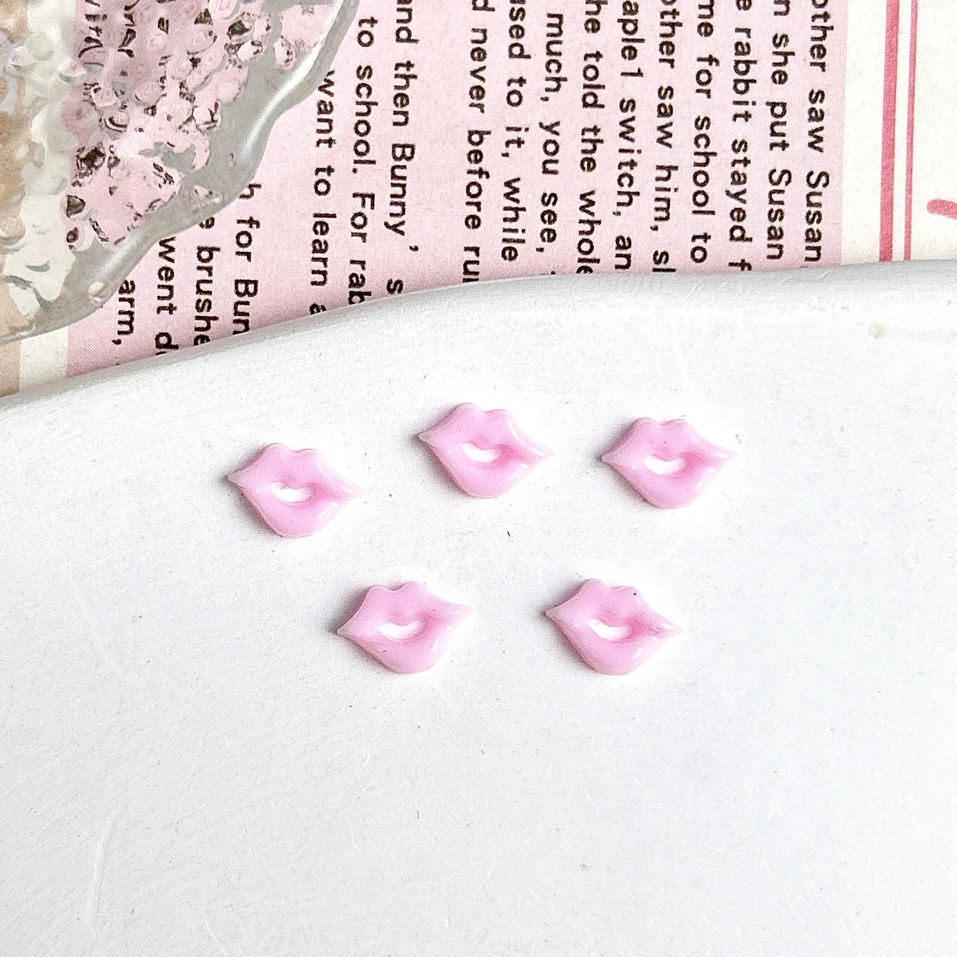 Sexy Lips Nail Art Accessories Multi Colors Lipstick Marks Nail Charms Wearable Nails 3D Decorations Supplies DIY Manicure Parts