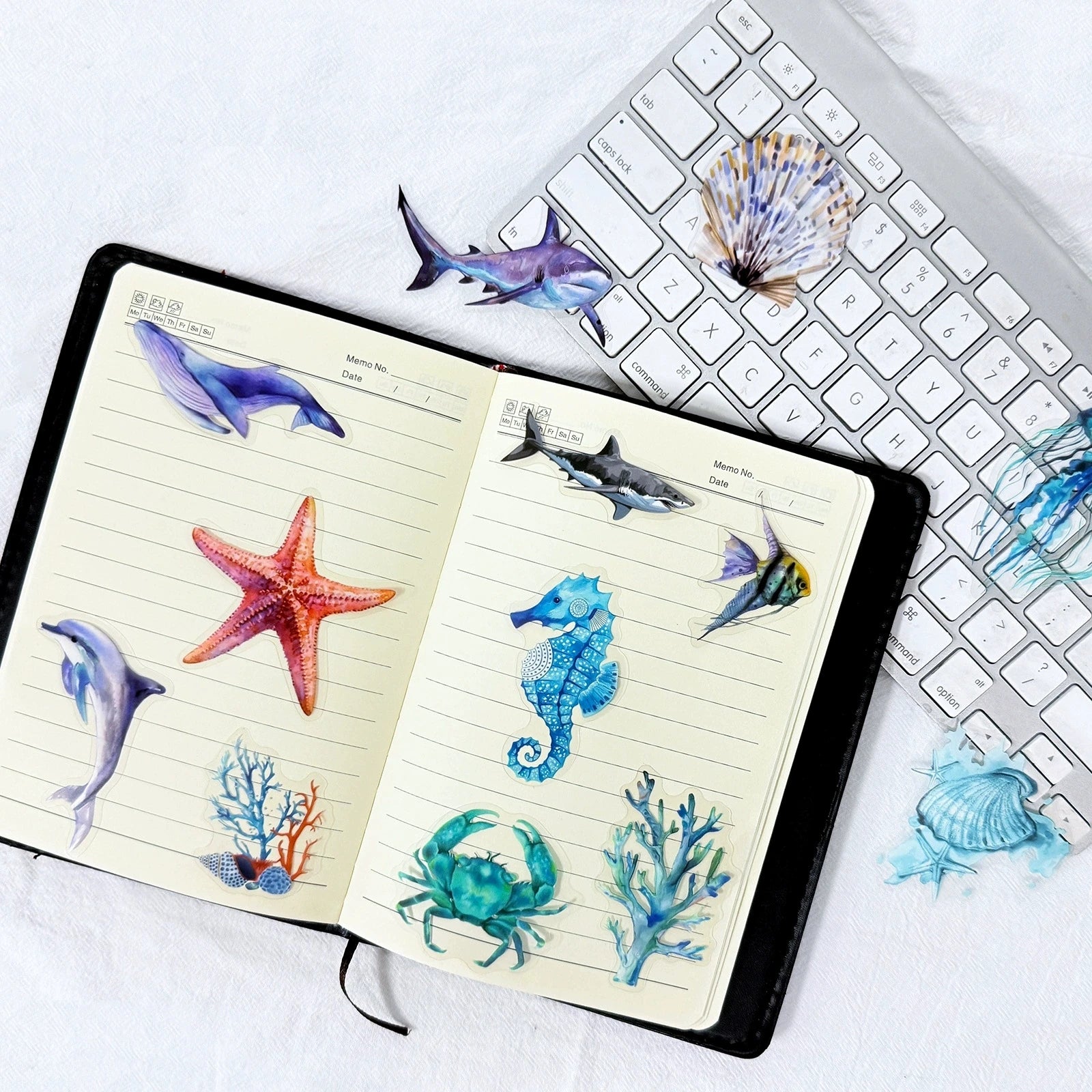 50/200PCS Transparent PET Cartoon Fish/Marine Animals Waterproof Stickers For Children Water Bottles Stationery Decoration