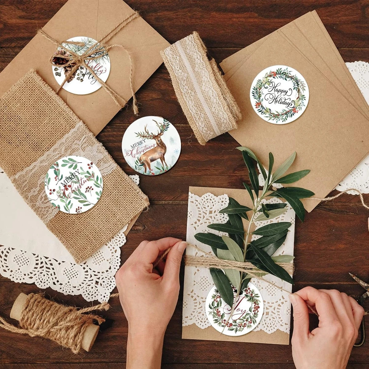 1000pcs 1inch Christmas Stickers for Envelope Round Merry Christmas Stickers 8 Designs Christmas Gift Decor Stickers