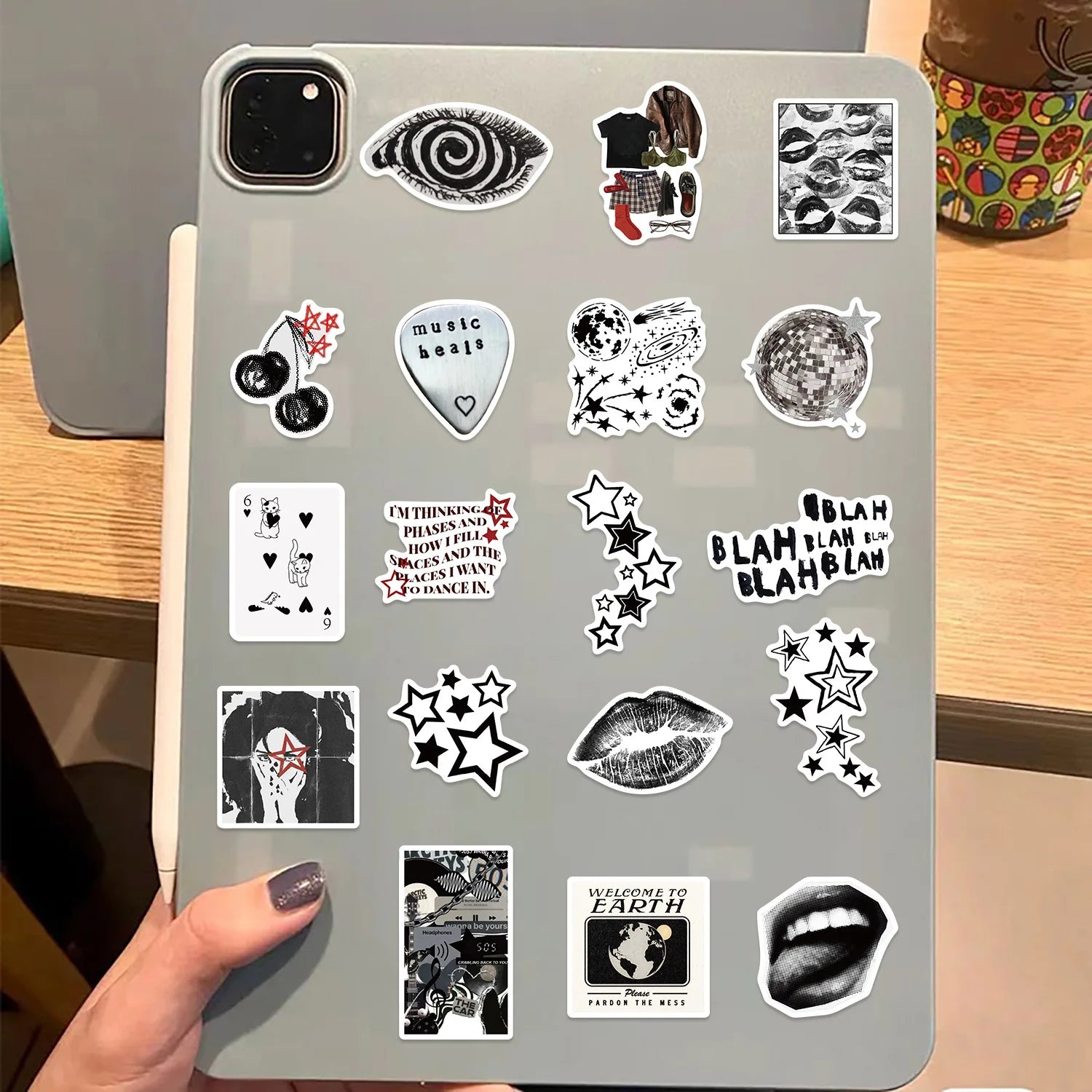 100Pcs Multi-Style Y2K Downtown Girls Stickers, DIY Decor Decals for Guitar Notebook Fridge Kids Stationery Waterproof Stickers